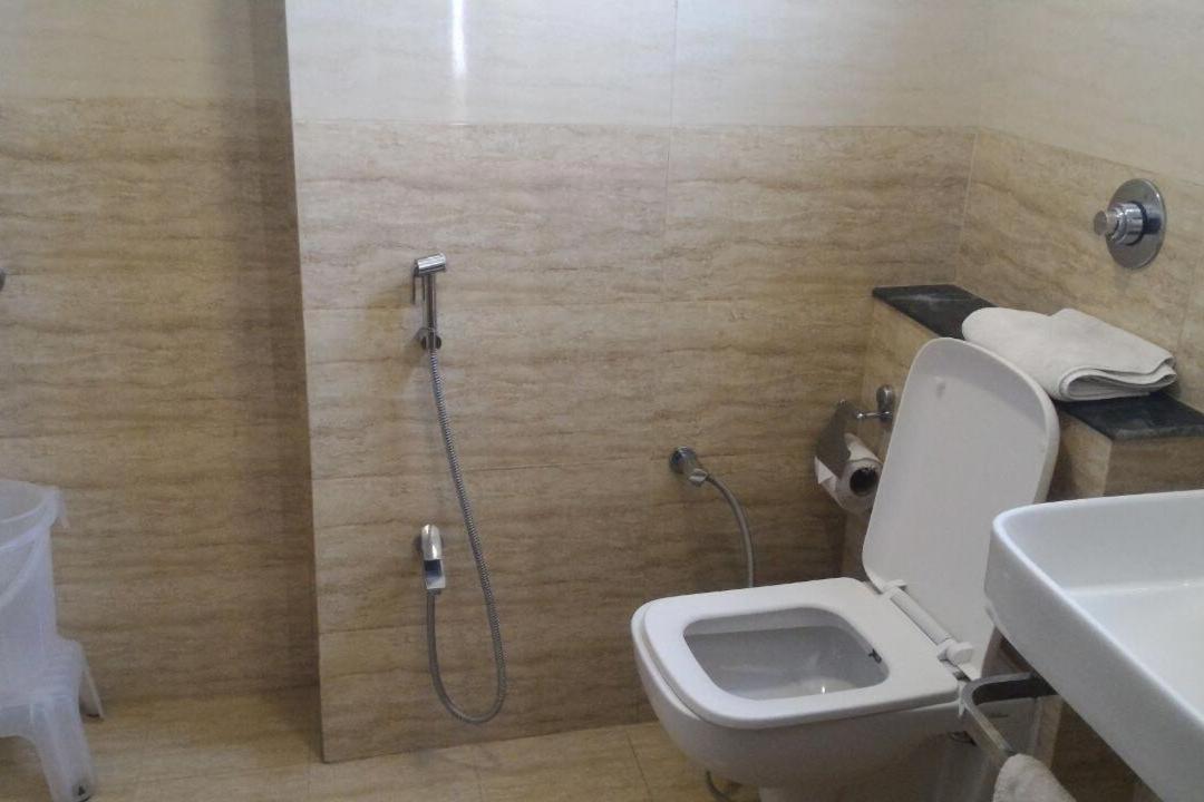 Hotel Sandstone Lucknow